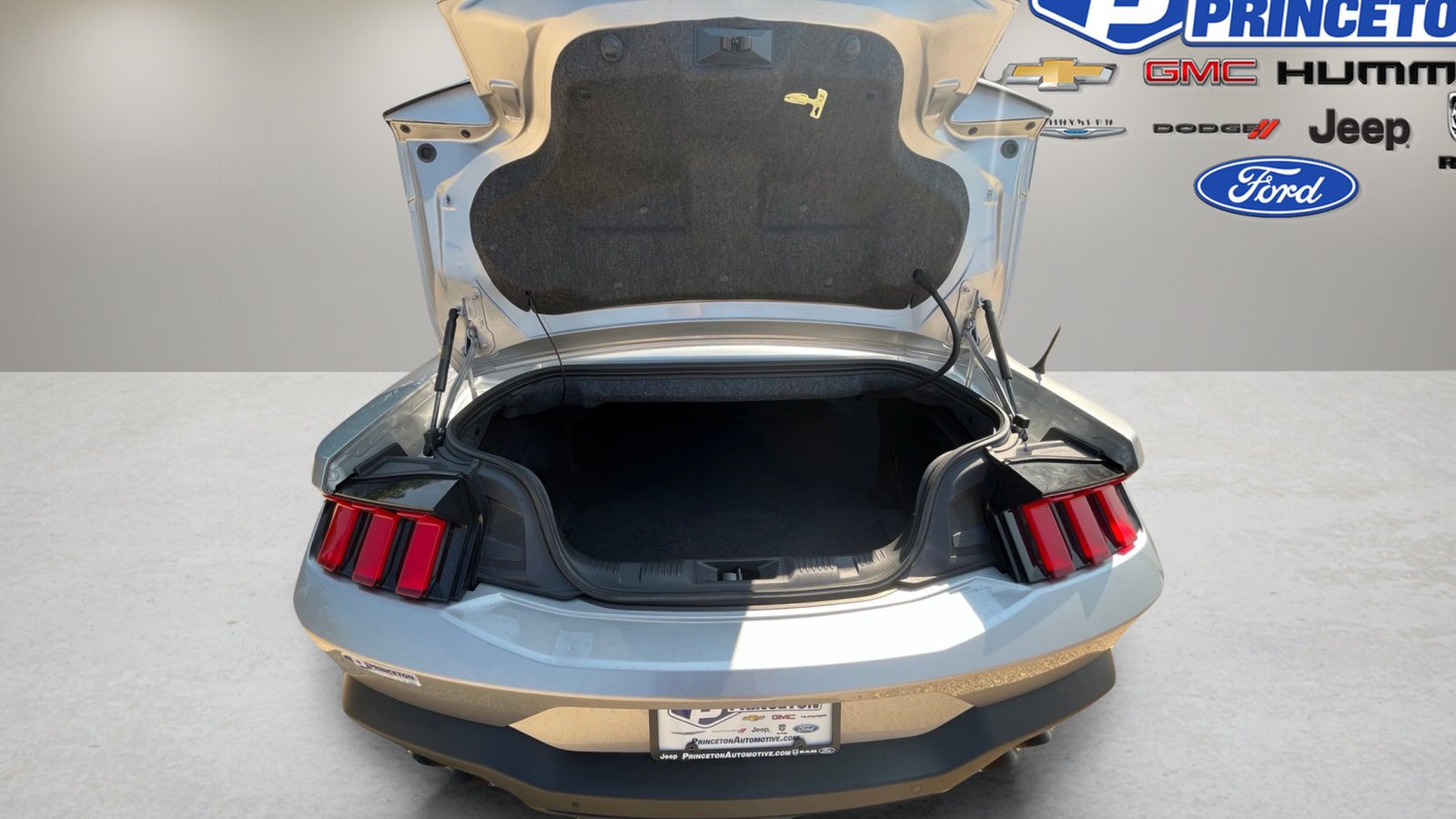 Used 2025 Ford Mustang GT Premium RWD image 30