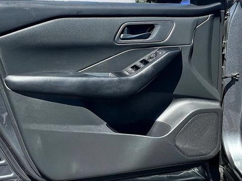 Used 2025 Nissan Rogue S FWD image 20