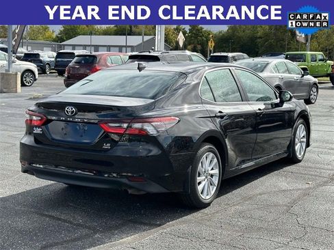 Used 2023 Toyota Camry LE image 4