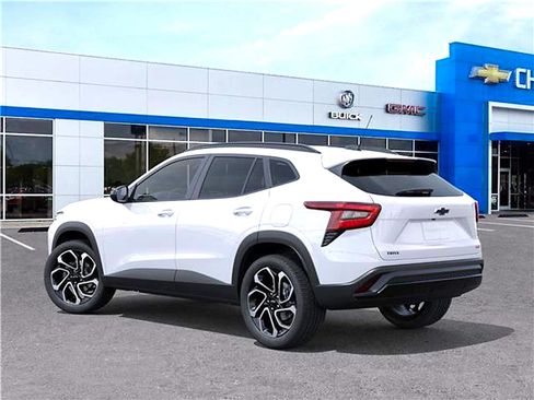 New 2026 Chevrolet Trax RS w/ Sunroof Package image 3