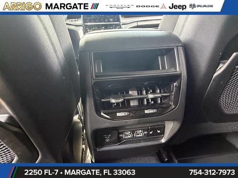 Used 2025 Jeep Grand Cherokee Limited w/ Black Appearance Package RWD image 12