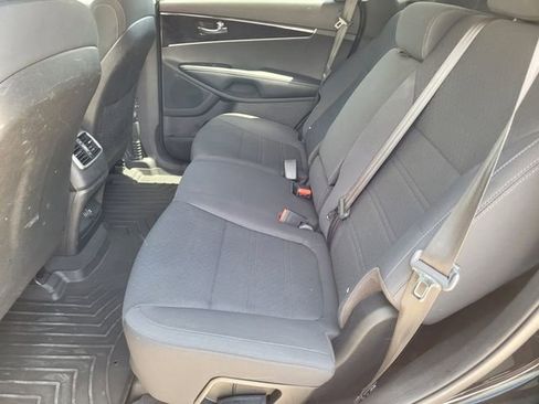 Used 2018 Kia Sorento L FWD image 27