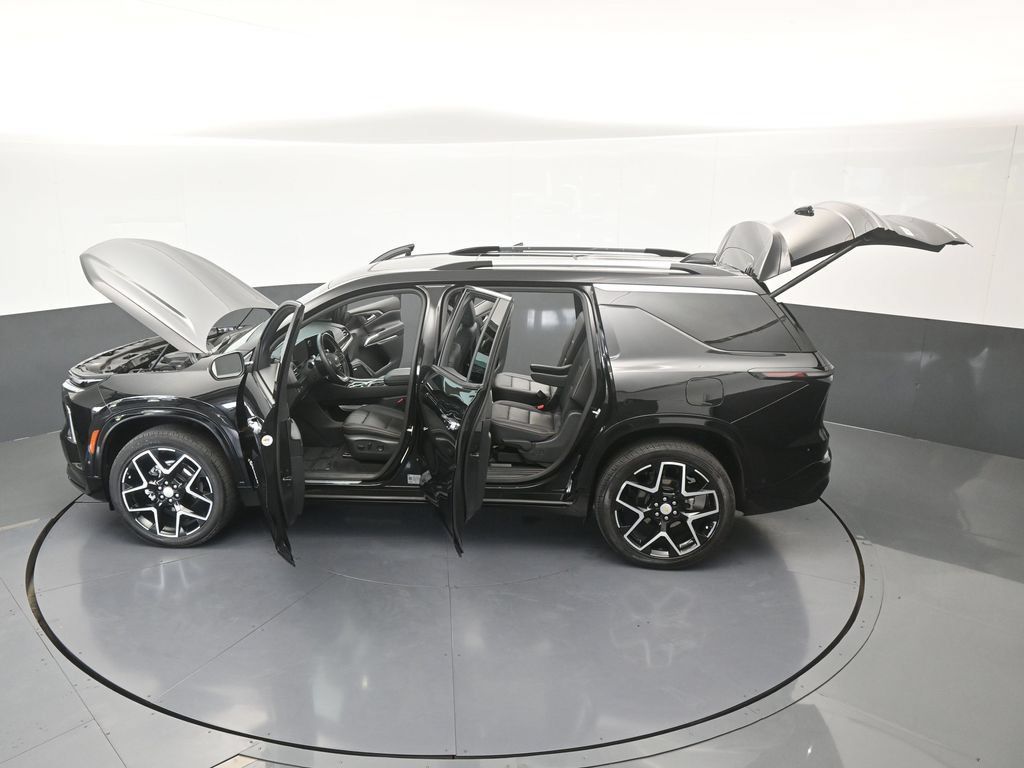 Used 2025 Chevrolet Traverse High Country FWD image 86