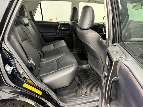 Used 2018 Toyota 4Runner TRD Off-Road Premium image 31