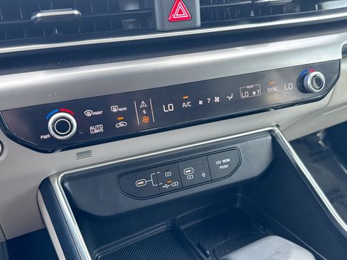 Used 2025 Kia Carnival SX FWD image 19