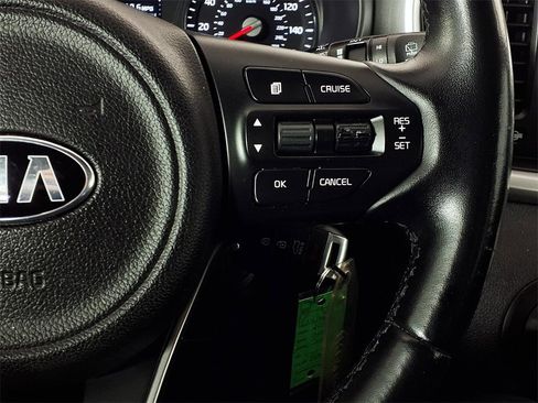 Used 2016 Kia Sorento LX w/ LX Convenience Package image 19