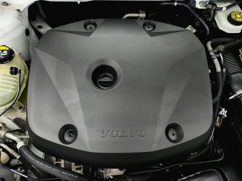Used 2019 Volvo XC40 T5 R-Design AWD/4WD image 43