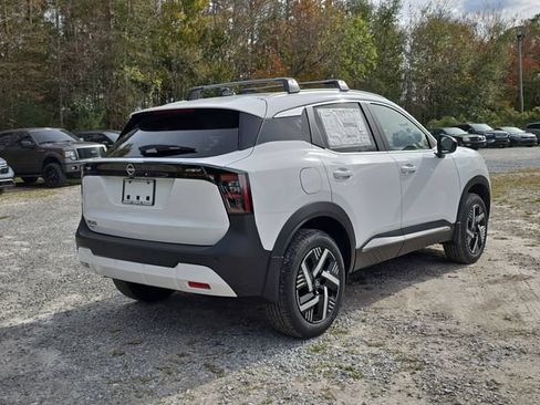 New 2026 Nissan Kicks SV w/ SV Premium Package FWD image 8