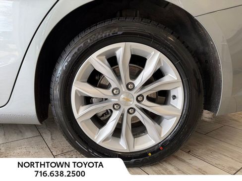 Used 2024 Chevrolet Malibu LT image 32