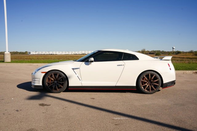 Used 2015 Nissan GT-R Premium AWD/4WD image 4