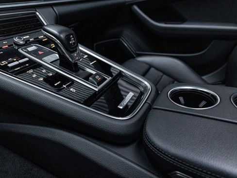 Certified 2023 Porsche Panamera image 21