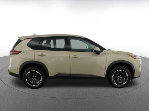 Used 2025 Nissan Rogue SV AWD/4WD image 10