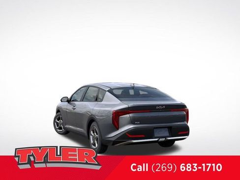 New 2026 Kia K4 LXS image 4