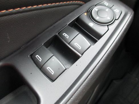 Used 2020 Chevrolet Traverse LT image 24