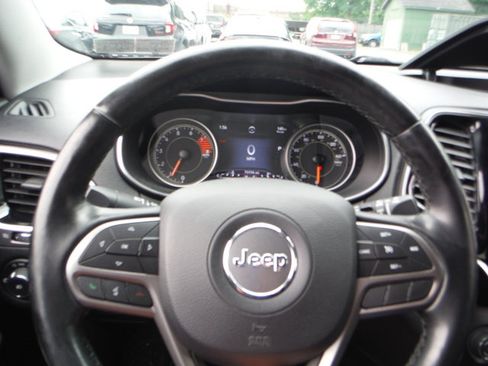 Used 2020 Jeep Cherokee Limited AWD/4WD image 34