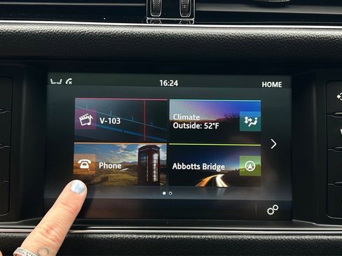 Used 2016 Jaguar XF Prestige image 15