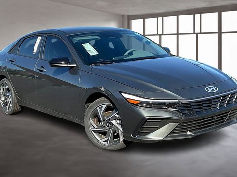 New 2025 Hyundai Elantra SEL image 1