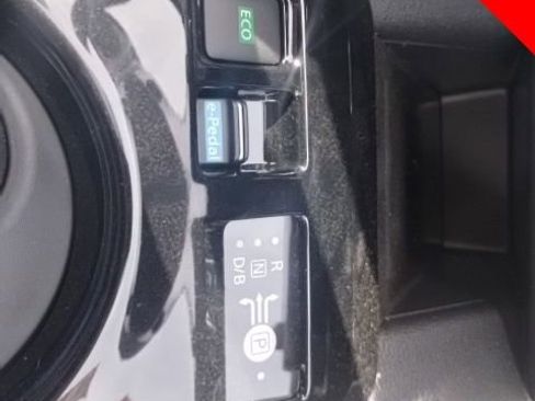 Used 2023 Nissan Leaf SV Plus image 19