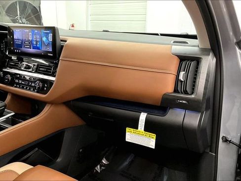 New 2026 Nissan Pathfinder Platinum image 36