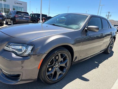 Used 2023 Chrysler 300 Touring L RWD image 11