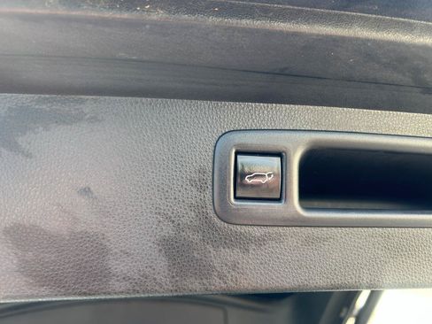 Used 2022 Toyota Highlander XLE AWD/4WD image 17