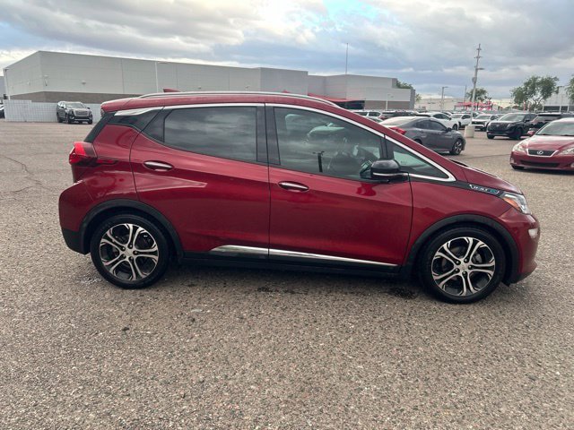 Used 2017 Chevrolet Bolt Premier w/ Driver Confidence II Package FWD image 4