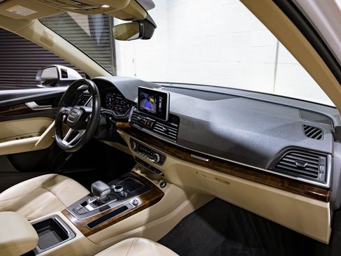 Used 2018 Audi Q5 2.0T Premium Plus w/ Premium Plus Package image 24