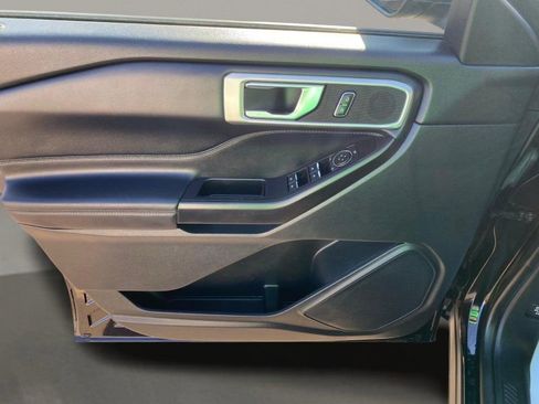 Used 2020 Ford Explorer XLT w/ Equipment Group 202A image 13