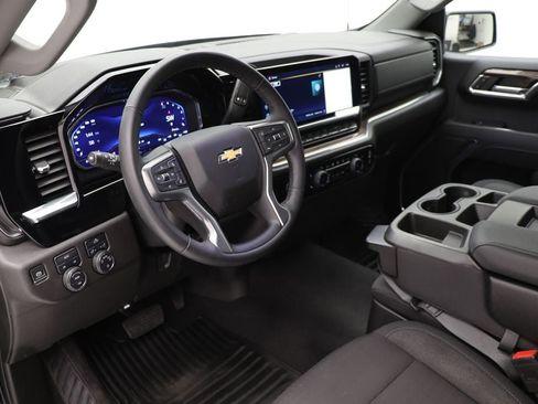 Used 2024 Chevrolet Silverado 1500 LT image 18