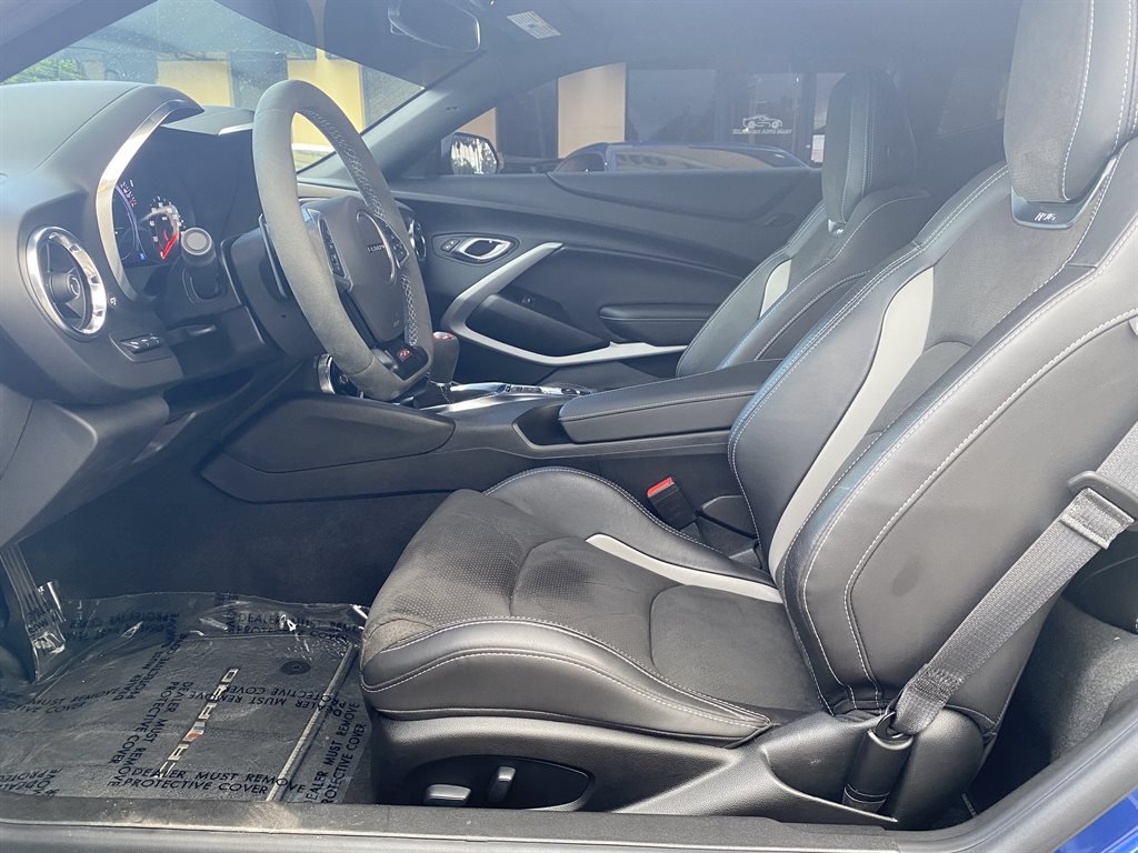 Used 2020 Chevrolet Camaro SS RWD image 26