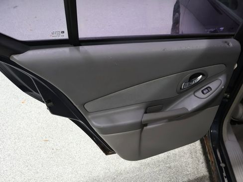 Used 2005 Chevrolet Malibu V6 w/ Preferred Equipment Group image 18