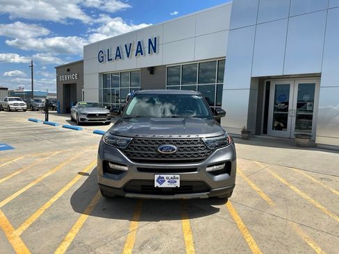 Used 2023 Ford Explorer XLT w/ Equipment Group 202A AWD/4WD image 2