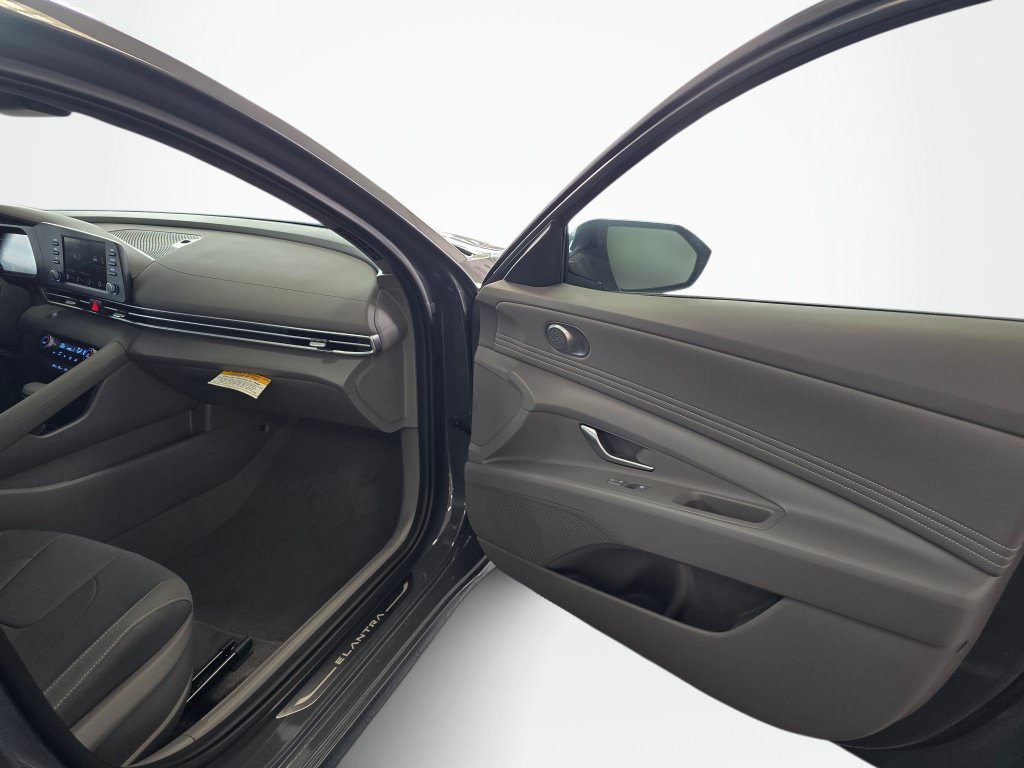 New 2026 Hyundai Elantra Sport FWD image 34