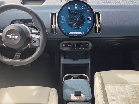 Used 2025 MINI Cooper Countryman S w/ Comfort Package Max image 18