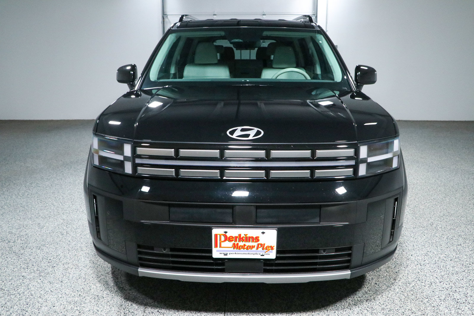 Used 2025 Hyundai Santa Fe SEL FWD image 3