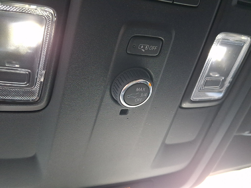 Used 2024 Chevrolet Tahoe LT AWD/4WD image 25