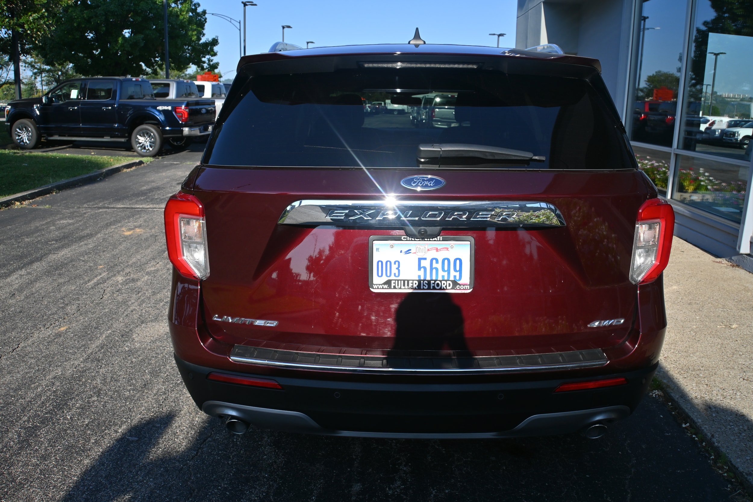 Used 2022 Ford Explorer Limited w/ Equipment Group 301A AWD/4WD image 4