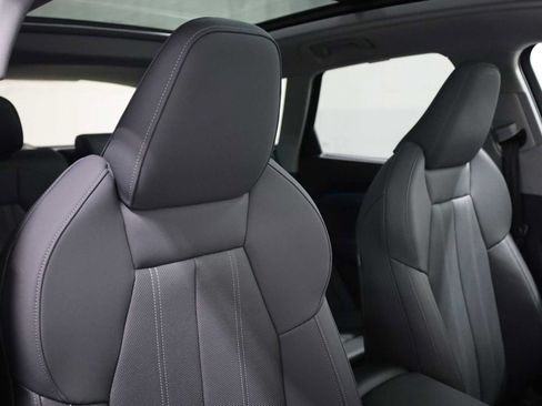 Certified 2025 Audi Q5 Premium w/ Premium Plus AWD/4WD image 21