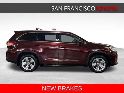 Used 2017 Toyota Highlander Limited AWD/4WD image 6