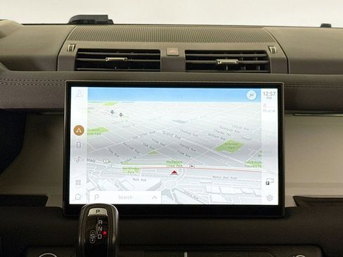 Used 2023 Land Rover Defender 130 SE image 25