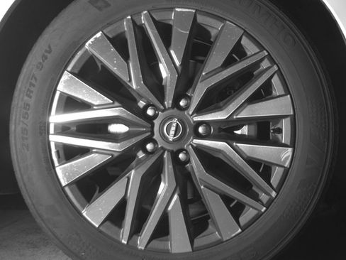Used 2025 Nissan Altima 2.5 SV FWD image 16