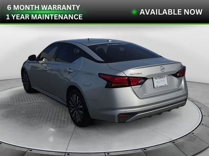Used 2024 Nissan Altima 2.5 SV