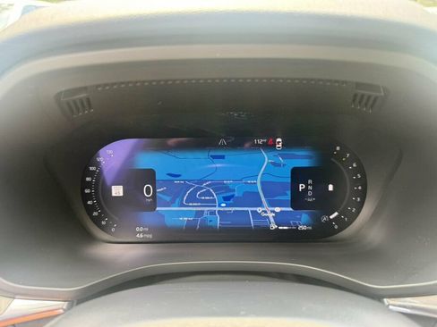 Used 2025 Volvo XC60 B5 Plus AWD/4WD image 4