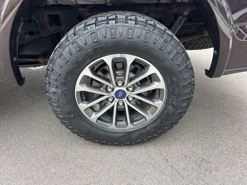 Used 2019 Ford F150 XLT w/ Equipment Group 302A Luxury AWD/4WD image 9