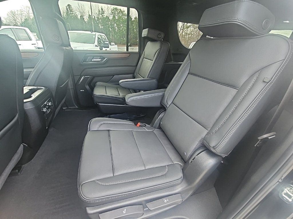 Used 2026 GMC Yukon XL Denali w/ Sun & Power Step Package AWD/4WD image 22