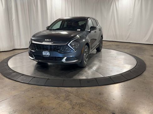 Certified 2025 Kia Sportage LX image 4