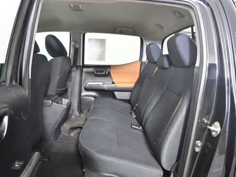 Used 2020 Toyota Tacoma SR5 AWD/4WD image 17