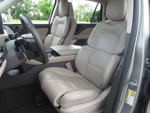 Used 2023 Lincoln Aviator Reserve w/ Equipment Group 201A AWD/4WD image 21