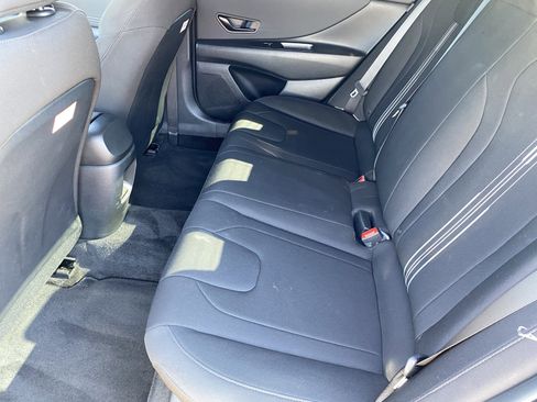 Certified 2025 Hyundai Elantra Sport image 14