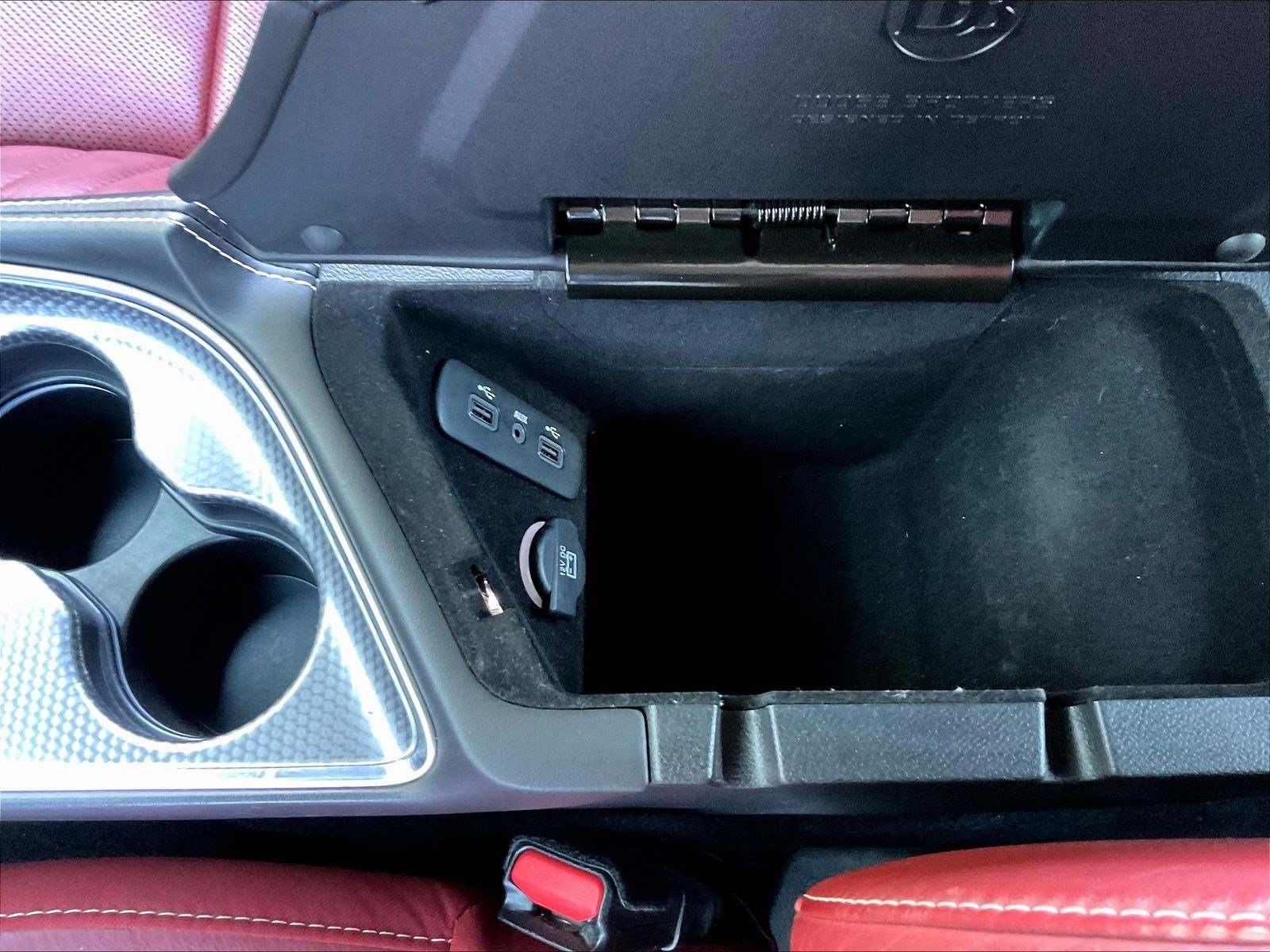 Used 2018 Dodge Challenger SRT Hellcat RWD image 16
